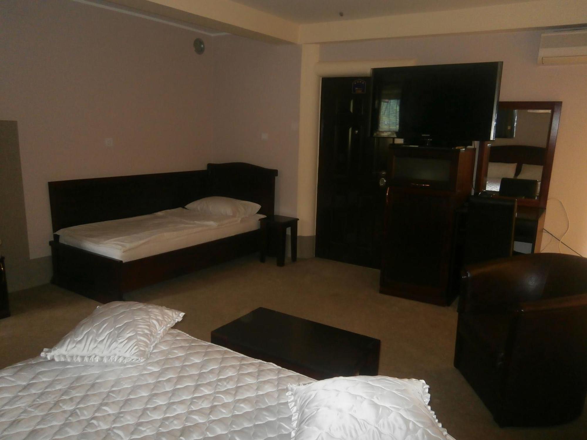 Hotel Vila Mitic Luxx Spa Centar Leskovac  Exterior foto